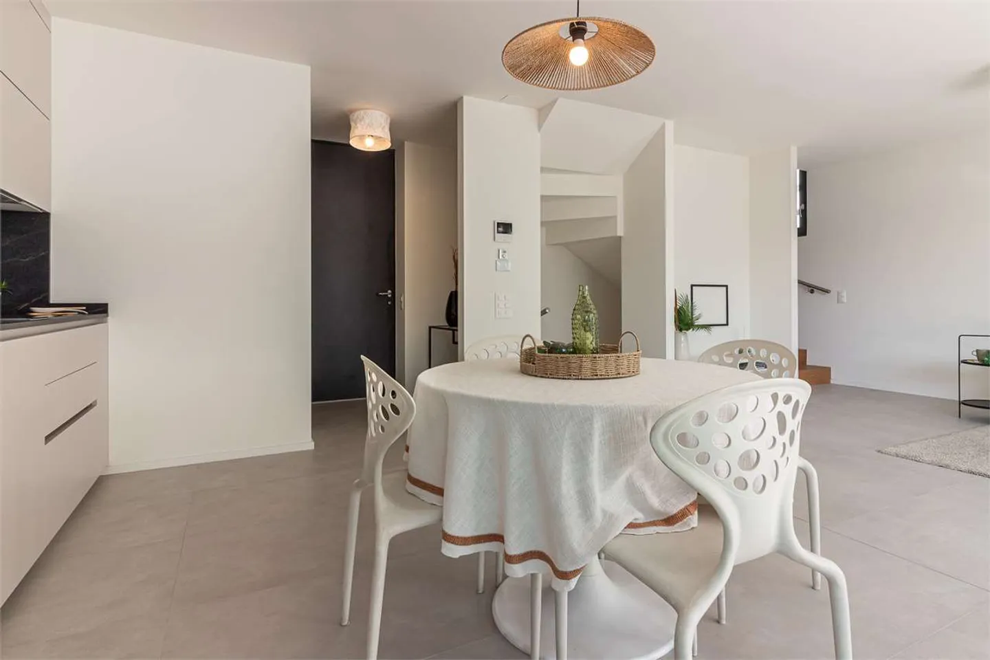 Villa moderne avec jardin privé - Photo 7 sur 37
