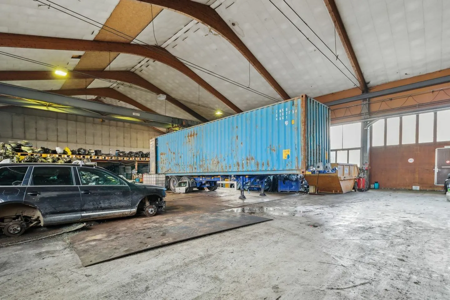 WAREHOUSE WITH LARGE TURNOVER - Photo 6 of 6