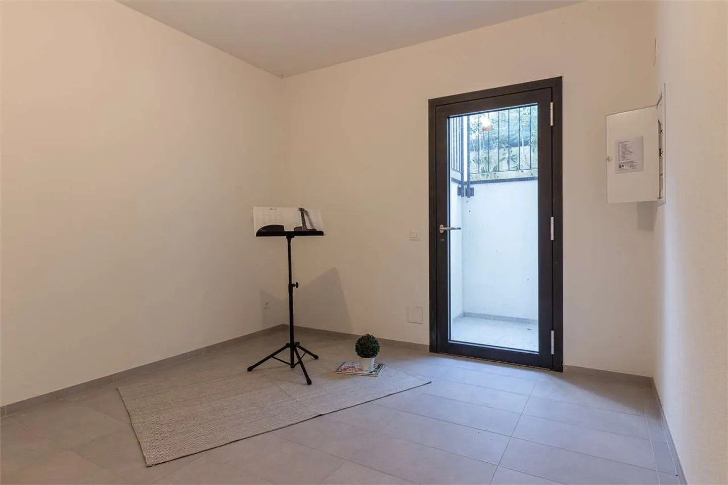 Villa moderne avec jardin privé - Photo 25 sur 37