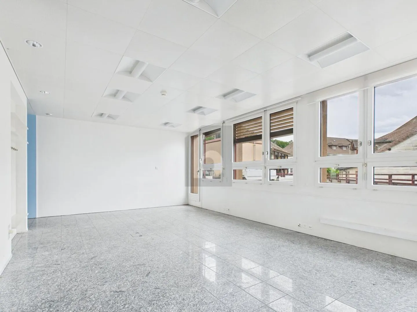 Spacious Practice with Terrace - Photo 1 of 6