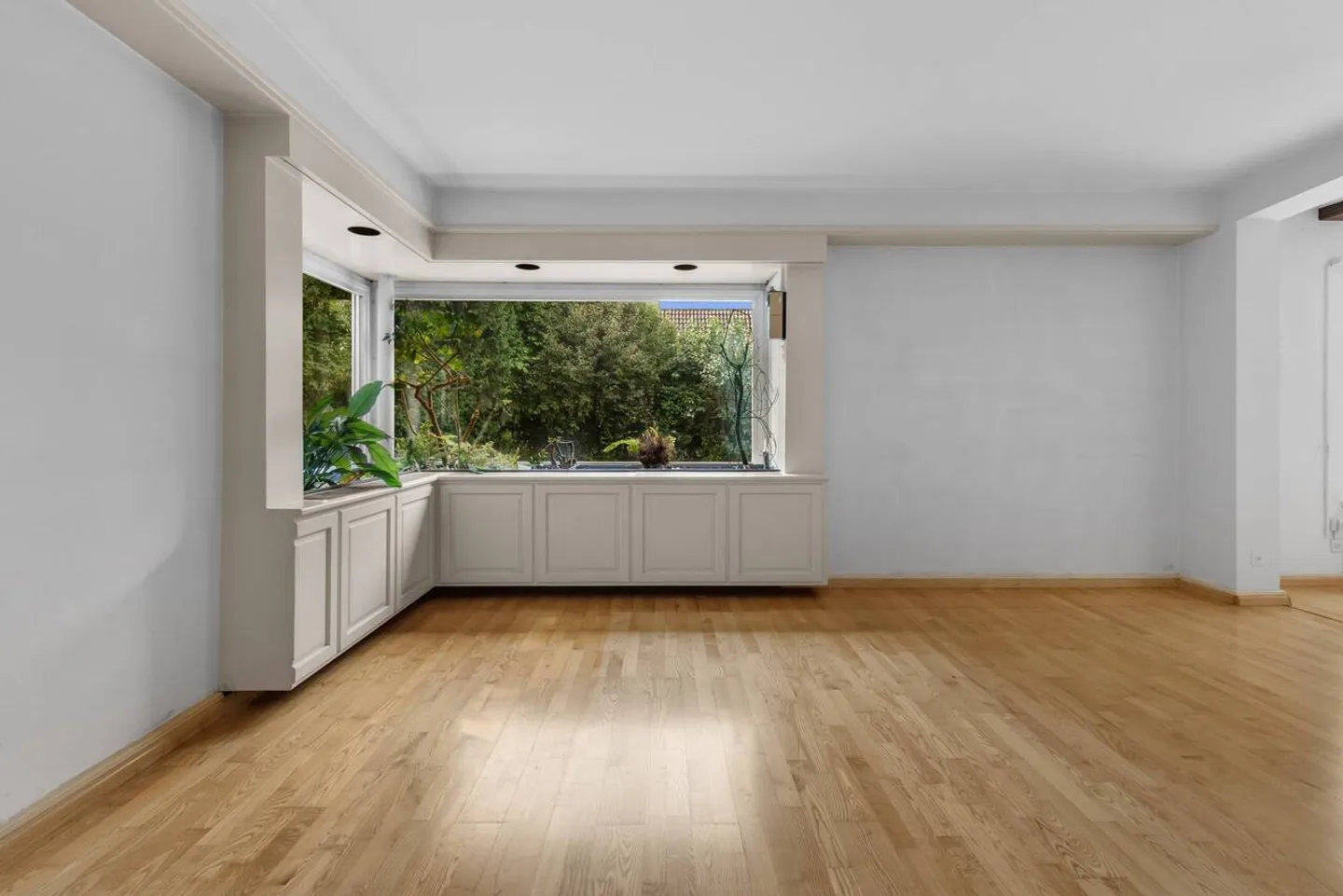 Casa unifamiliare indipendente in un ambiente verde - Foto 4 di 11