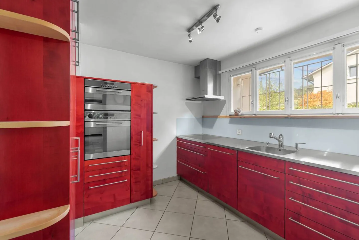 Casa unifamiliare indipendente in un ambiente verde - Foto 5 di 11