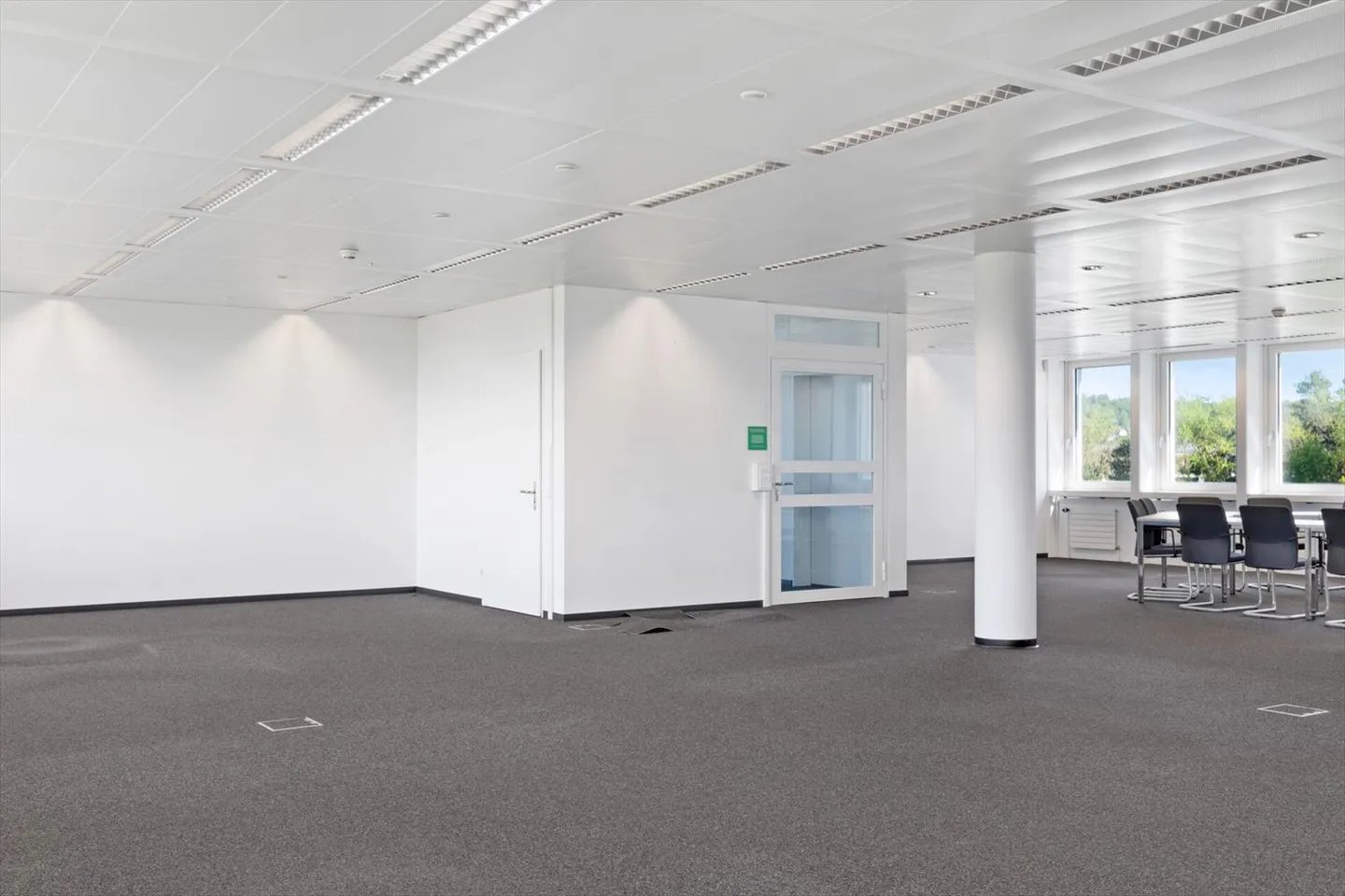 Uffici Vaud a Renens, rimangono 820 m2 divisibili in 100/200/300 m2 circa. - Foto 5 di 8