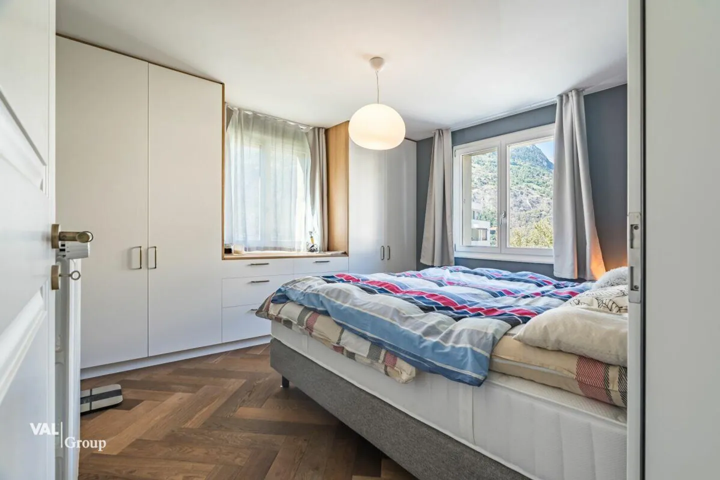 Centrally located, high-quality renovated - a home with character - Photo 8 of 19