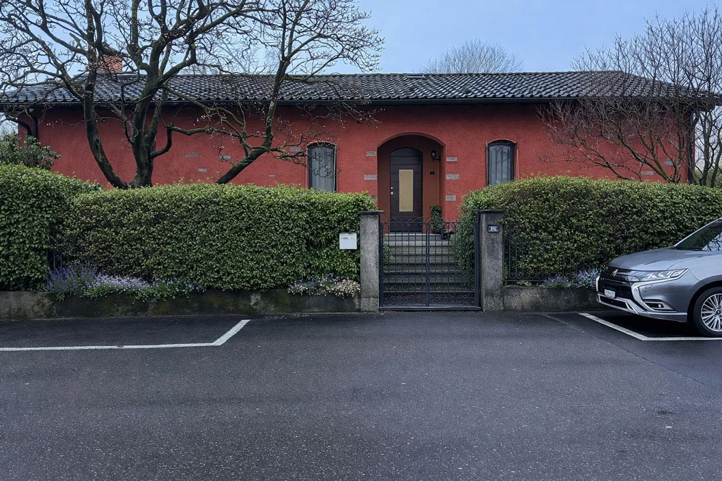 Maison unifamiliale avec jardin au centre de Bellinzone - grand potentiel de développement - Photo 3 sur 13