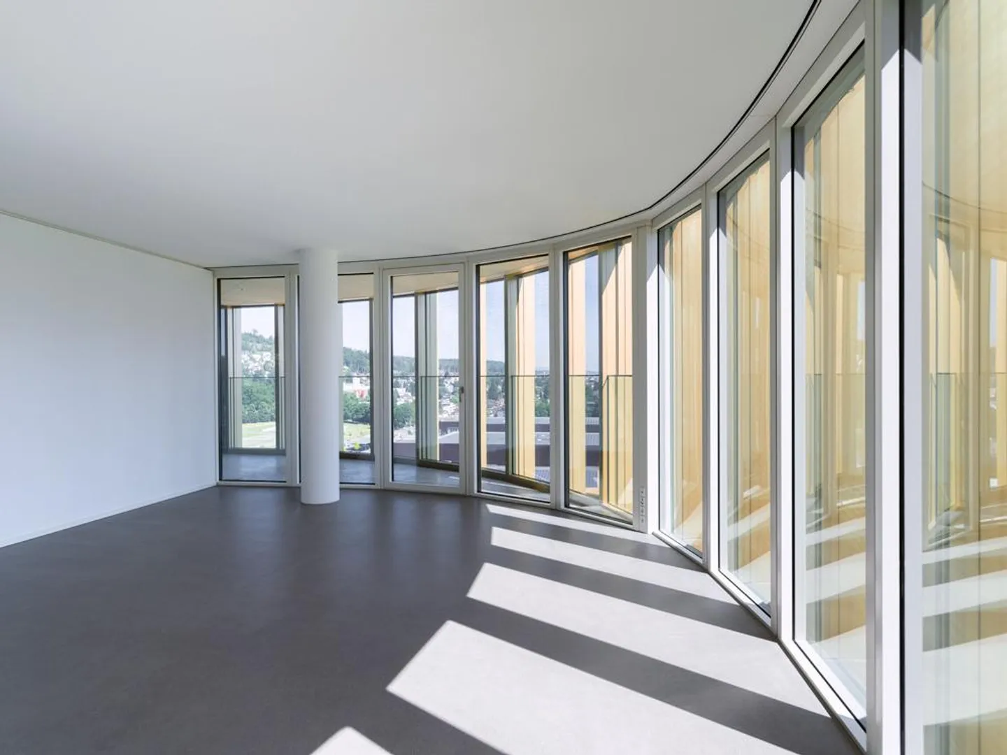 Sonnige Wohnung mit Bergblick - Foto 2 von 8