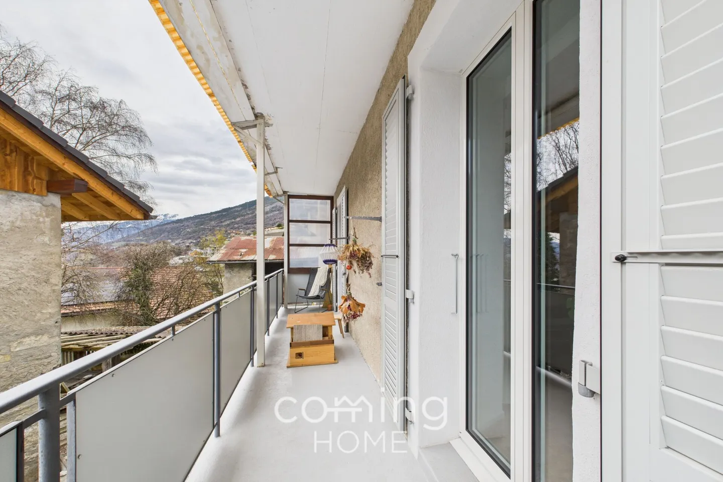 Sunny gem in an old building in Leuk-Stadt - 4.5-room apartment with a tiled stove and spacious garden - Photo 10 of 13