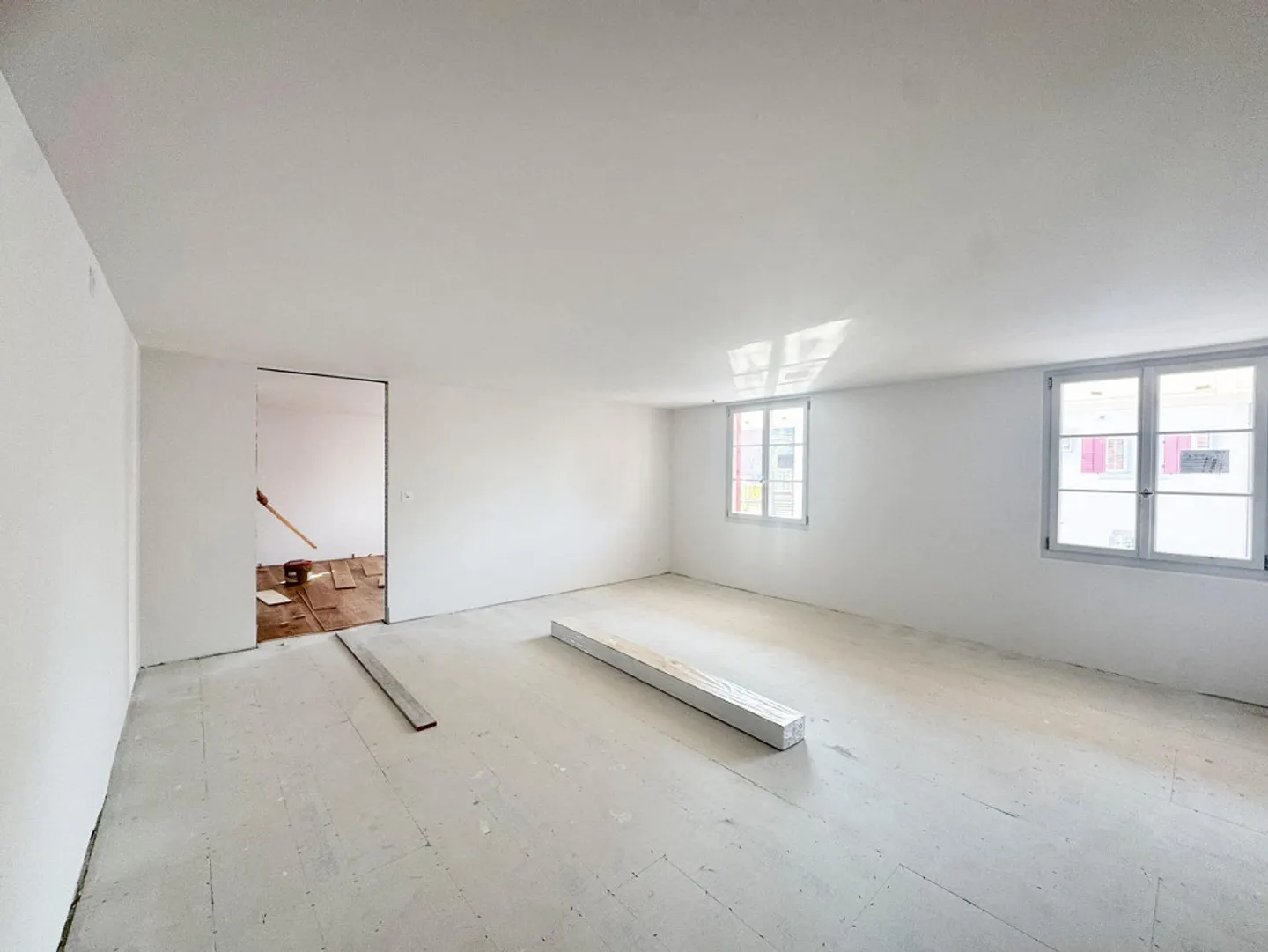 Unusual 4.5 room apartment / 1st floor - Photo 8 of 12