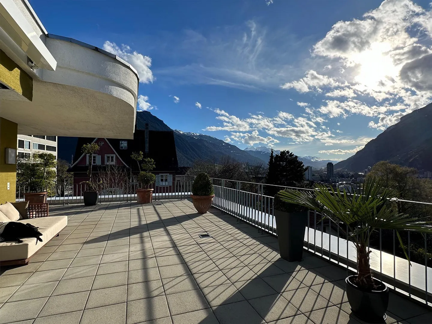 3.5-Zimmerwhg. Attika mit Dachterrasse und Bergpanorama - Foto 8 von 17