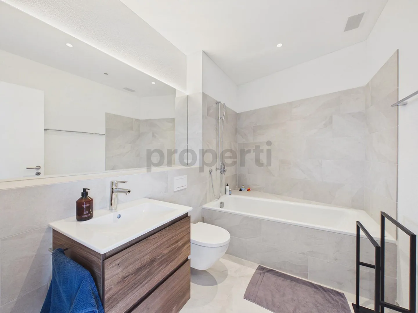 Vivere elegante con comfort moderno in una posizione centrale - Foto 6 di 7