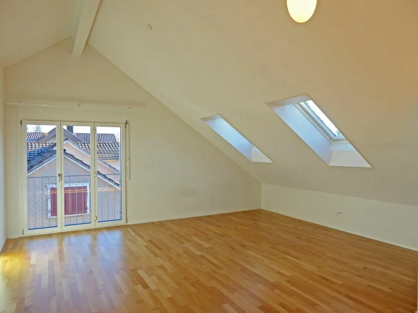 Moderne 3.5 Zimmer-Wohnung - Foto 3 von 10