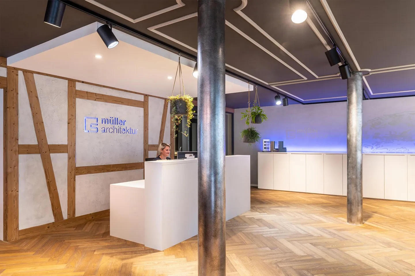 Top commercial space in a central location - Photo 2 of 9