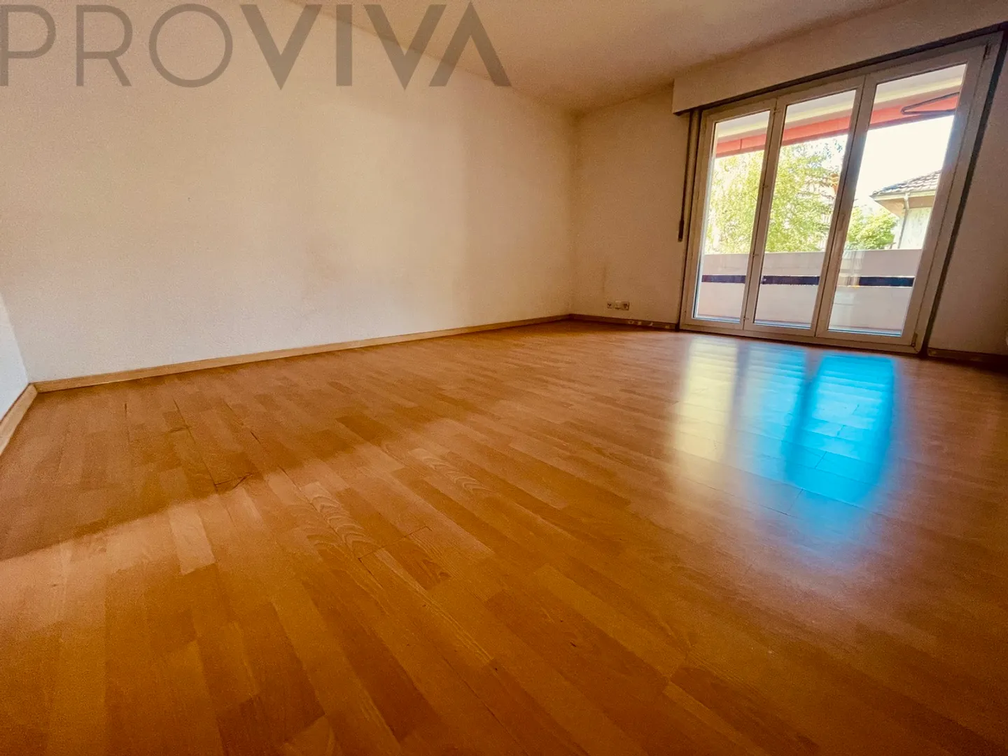 Camere luminose, posizione centrale, parco giochi, parcheggio incluso - Foto 4 di 7