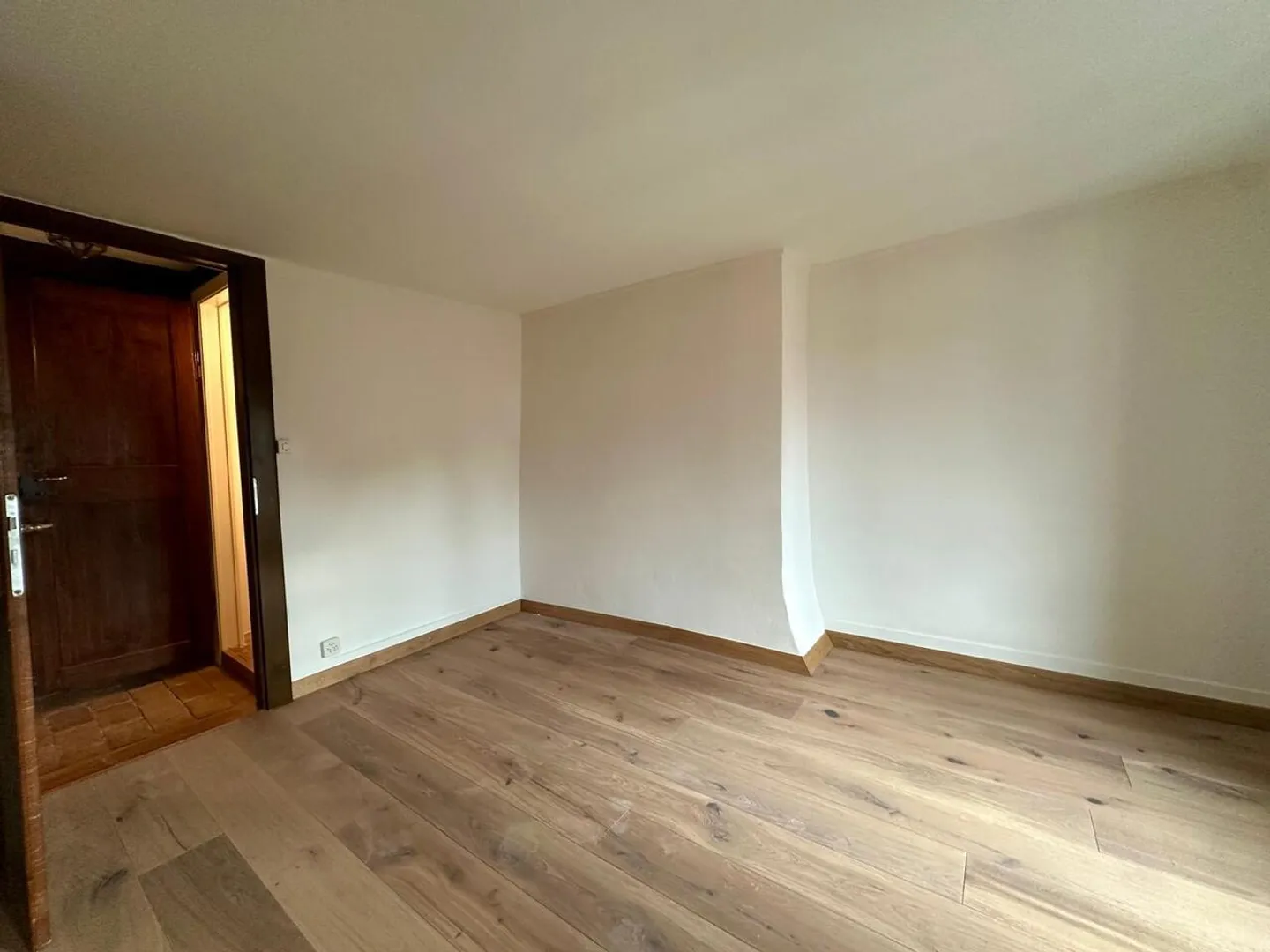 Superb duplex with lake view - Photo 9 of 12