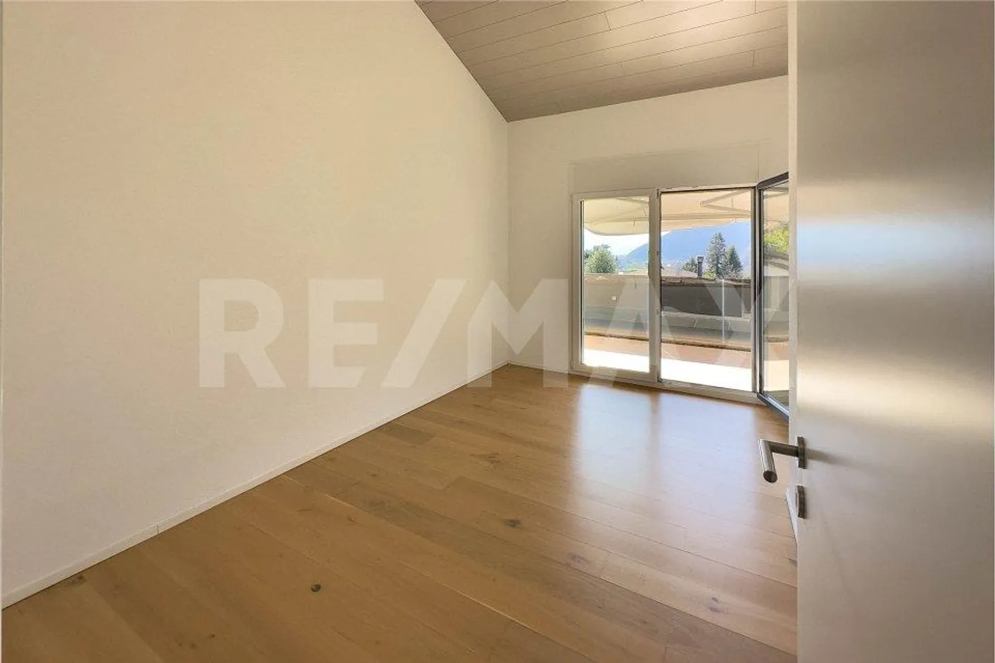 Helles 4,5-Zimmer-Apartment im obersten Stockwerk - Foto 13 von 13