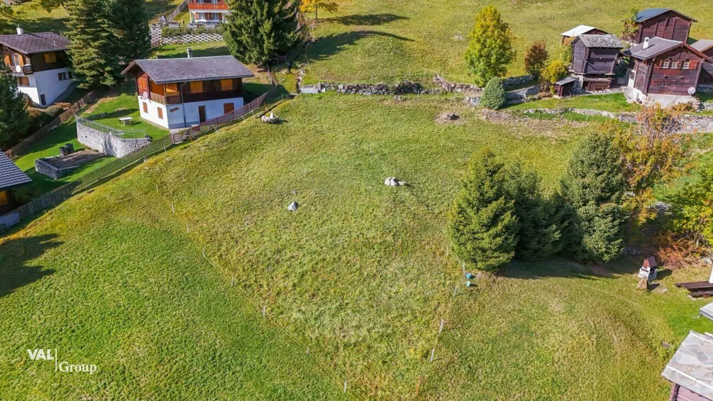 Terrain à bâtir à Blatten près de Naters - emplacement calme dans le hameau de Rischinen avec... - Photo 1 sur 5