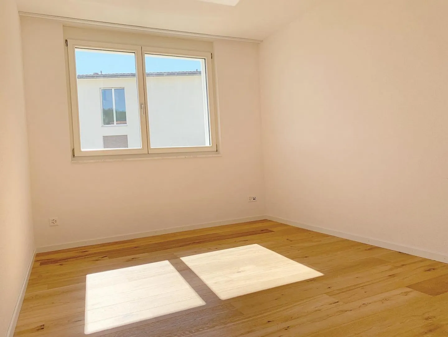 Beautiful and bright 3.5 room apartment with balcony - Photo 5 of 5