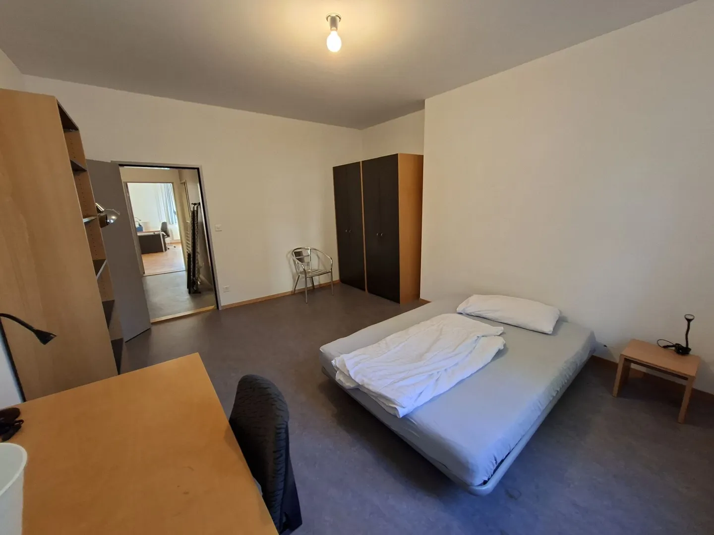 Furnished, bright shared room - central, modern and all-inclusive, 1st floor room no. 3 - Photo 1 of 6