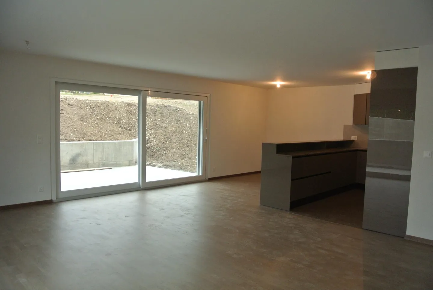 Appartamento moderno con terrazza - Foto 2 di 4
