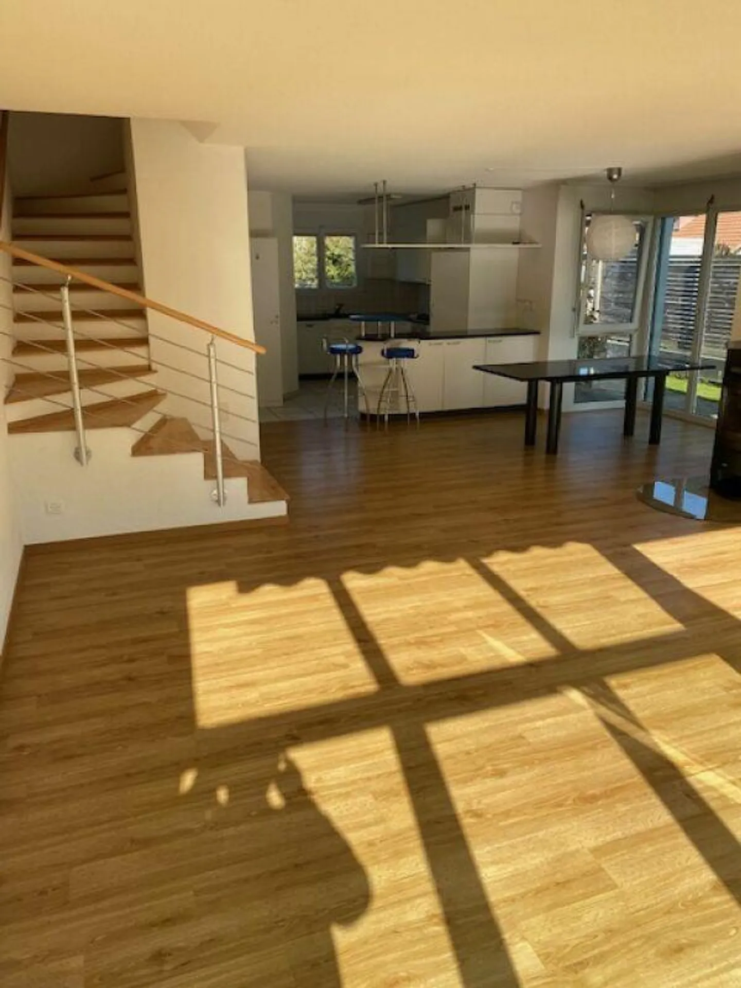 4.5 Zimmer Maisonette-Wohnung mit Reiheneinfamilienhaus-Charakter - Foto 16 von 27