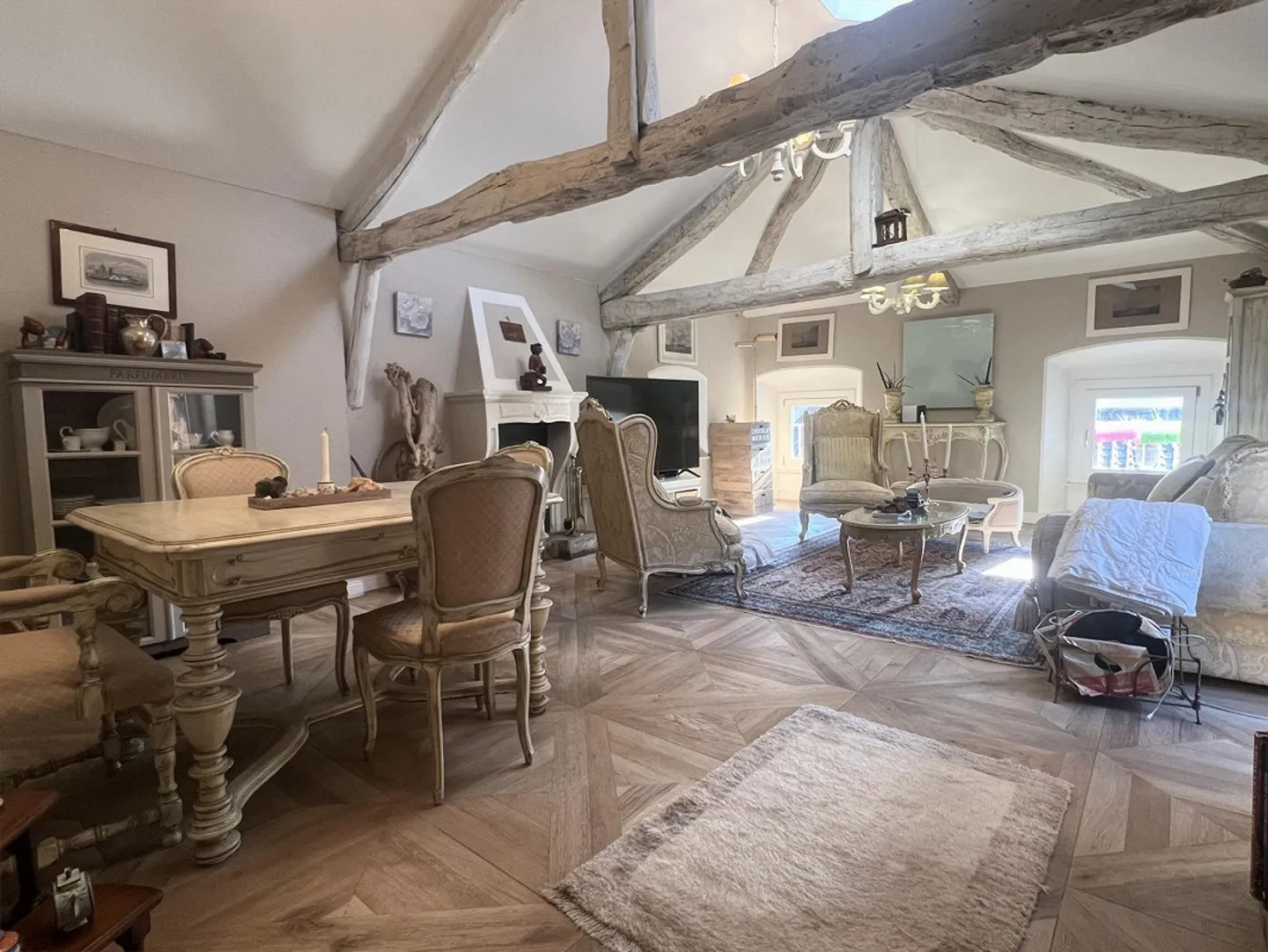 ELEGANTE DACHGESCHOSS-WOHNUNG MIT 4.5 ZIMMERN NUR WENIGE SCHRITTE VOM SEE IN MAROGGIA - Foto 1 von 9