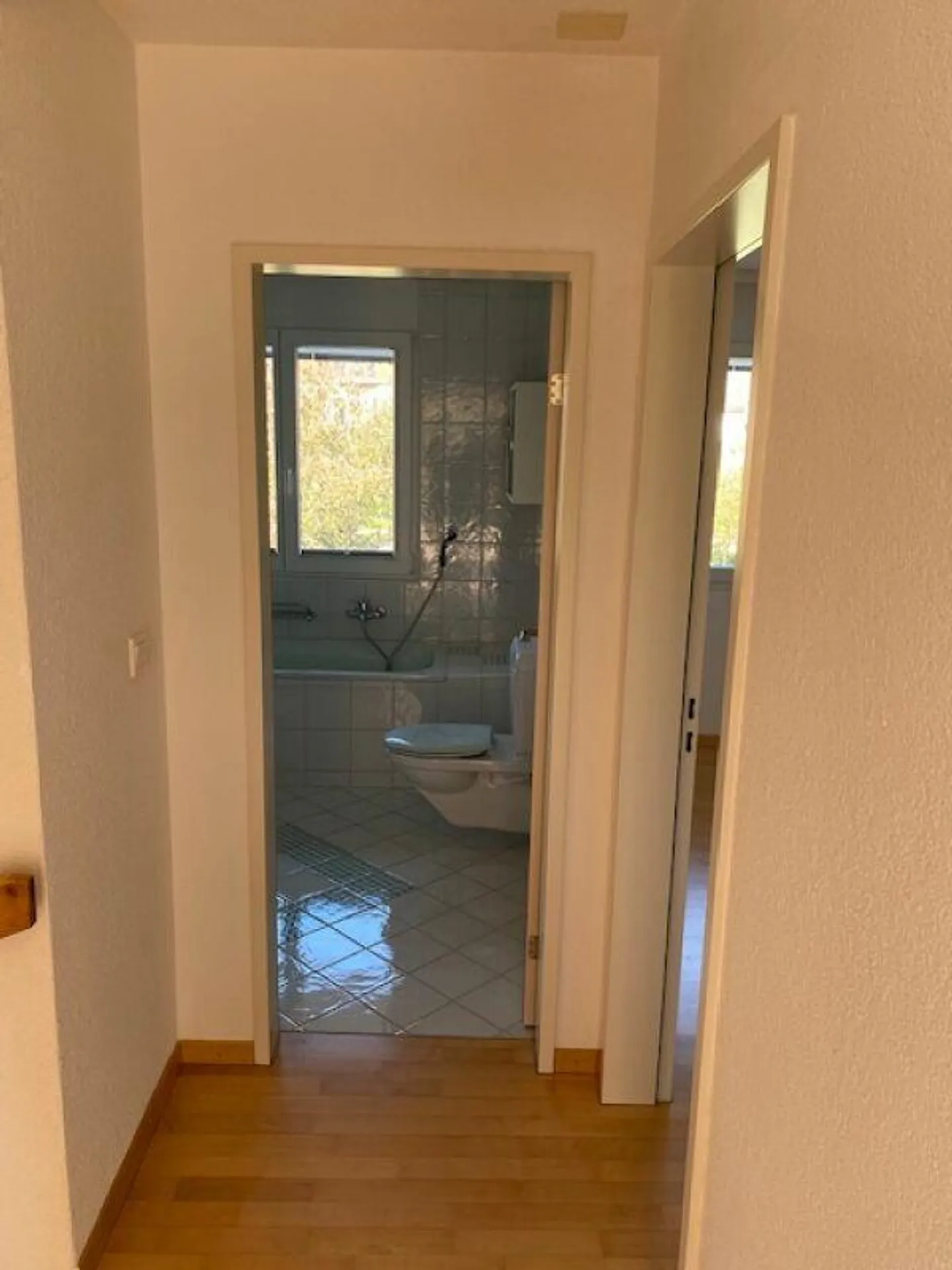 4.5 Zimmer Maisonette-Wohnung mit Reiheneinfamilienhaus-Charakter - Foto 20 von 27