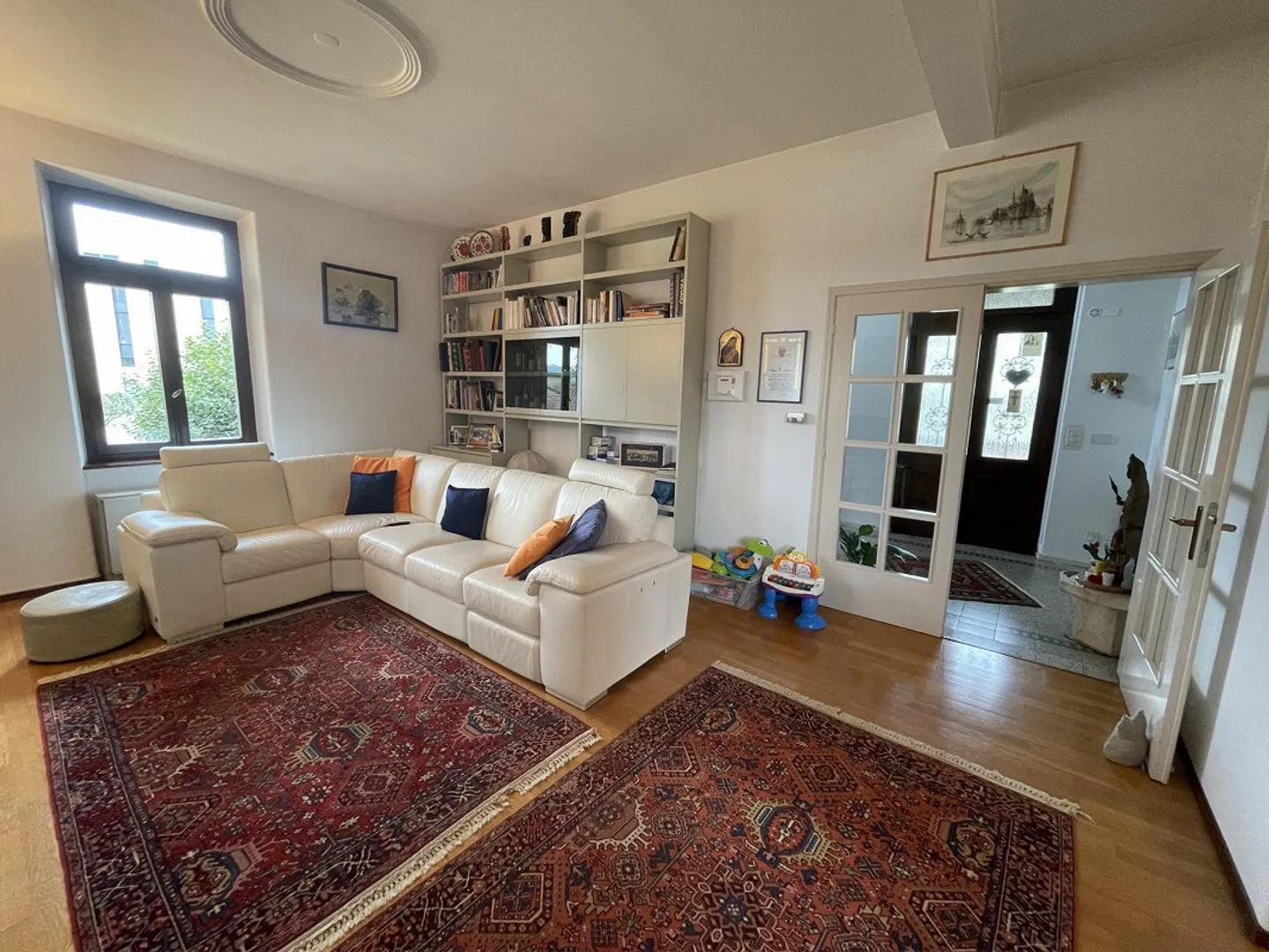 BELLE ET SPACIEUSE MAISON 5.5 AVEC JARDIN ET GARAGE DOUBLE - Photo 5 sur 13