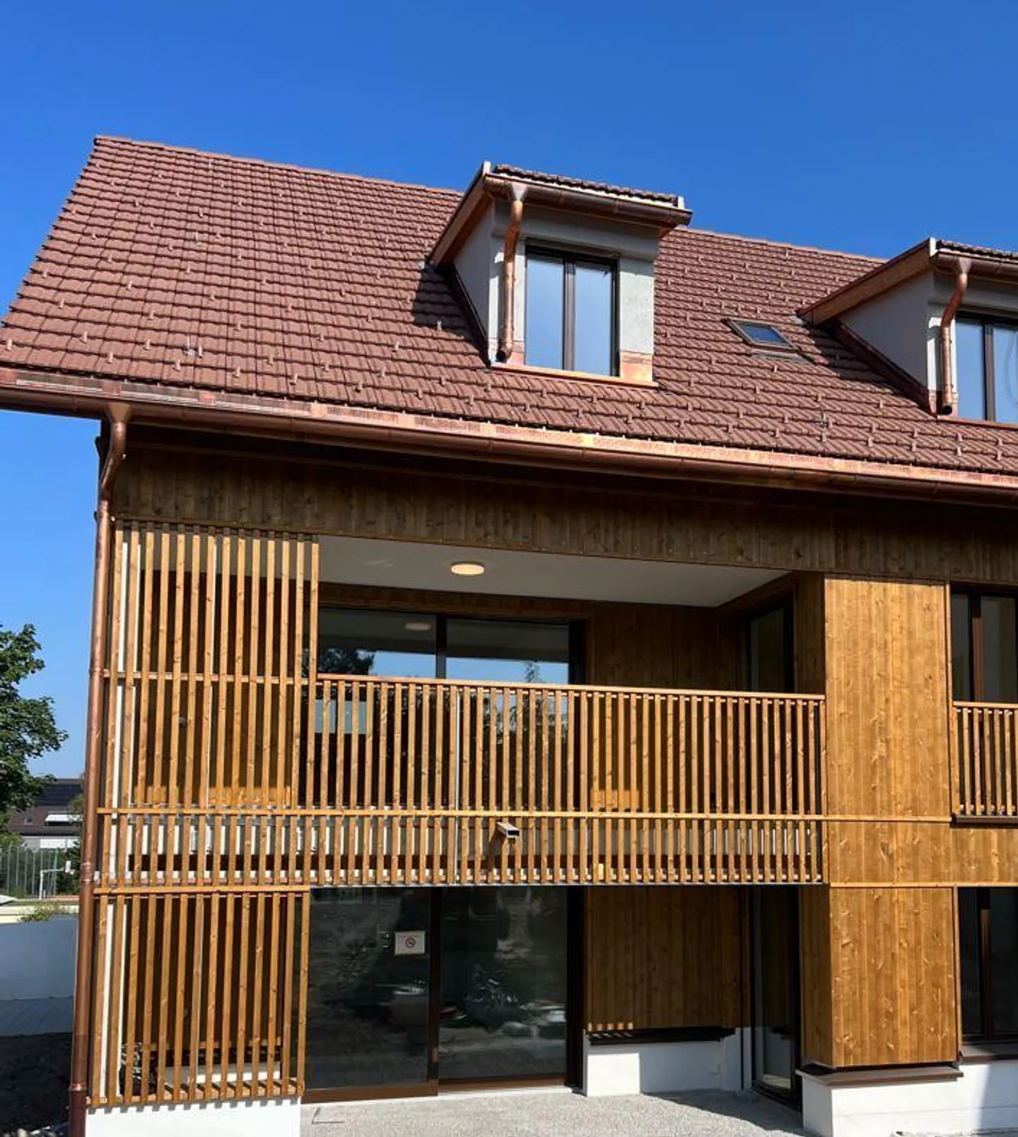 Luxurious 5.5-room apartment in an excellent location in Nänikon - Photo 1 of 13