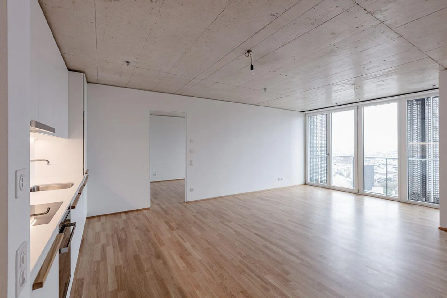 Vivere moderno con vista sulla città - Foto 2 di 5
