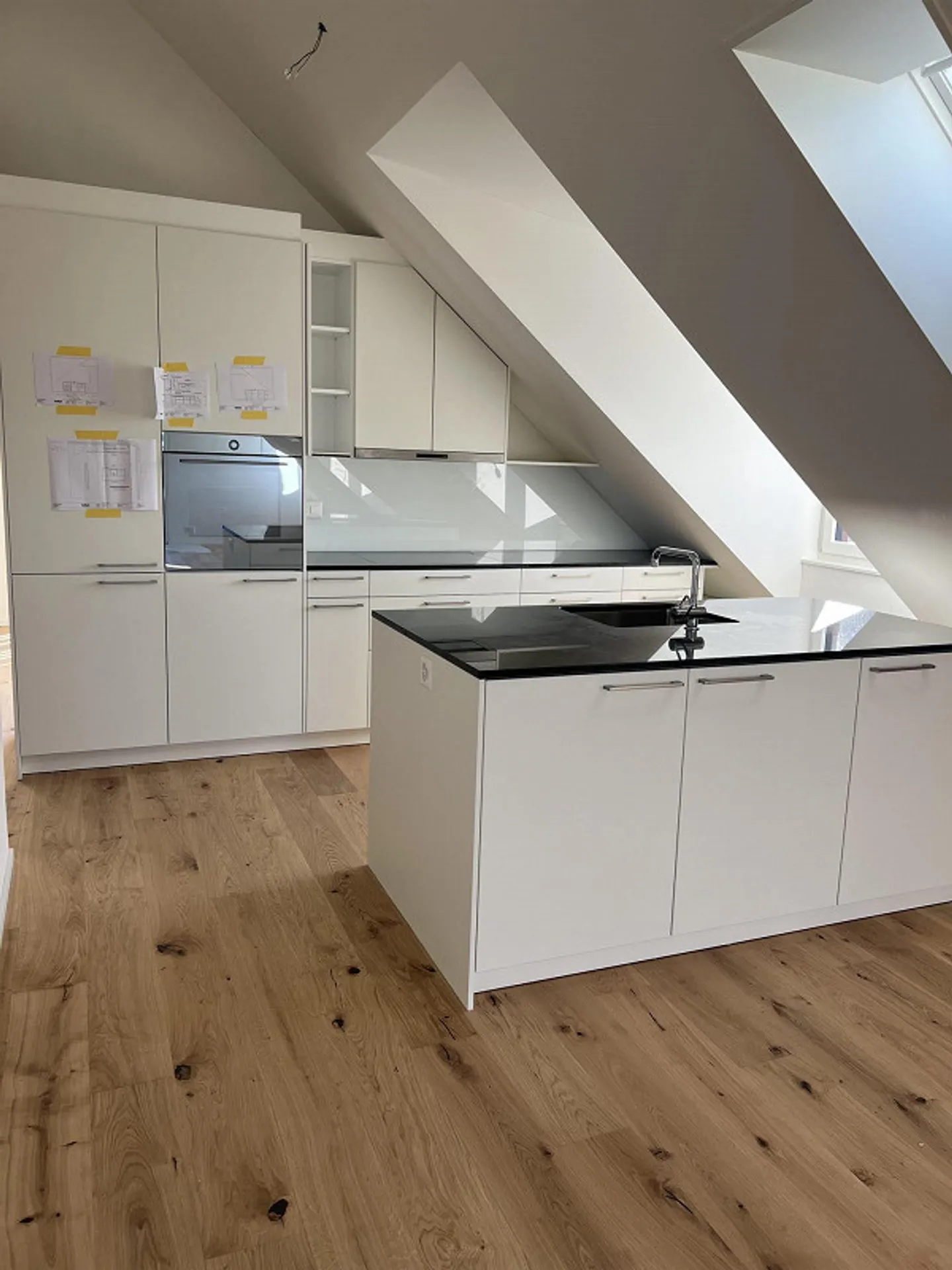 Luxurious 5.5-room apartment in an excellent location in Nänikon - Photo 3 of 13