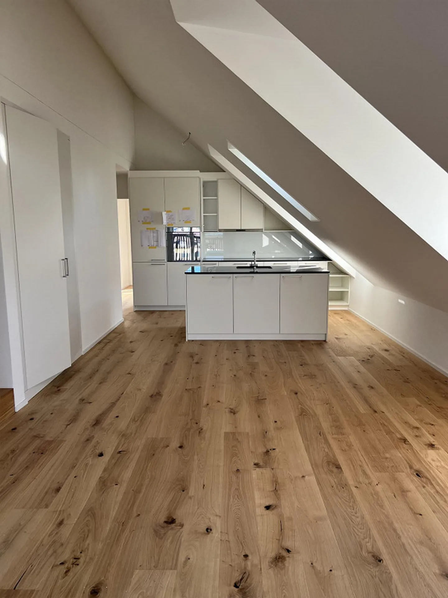 Luxurious 5.5-room apartment in an excellent location in Nänikon - Photo 6 of 13