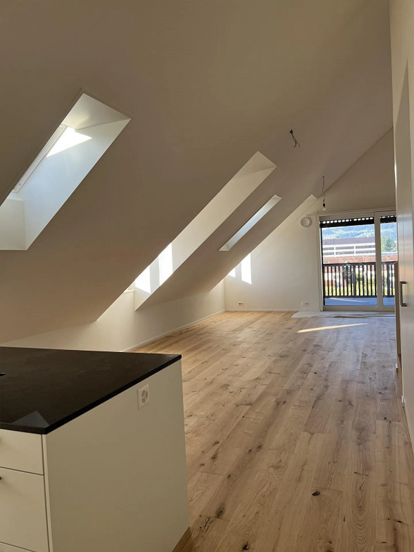 Luxurious 5.5-room apartment in an excellent location in Nänikon - Photo 7 of 13