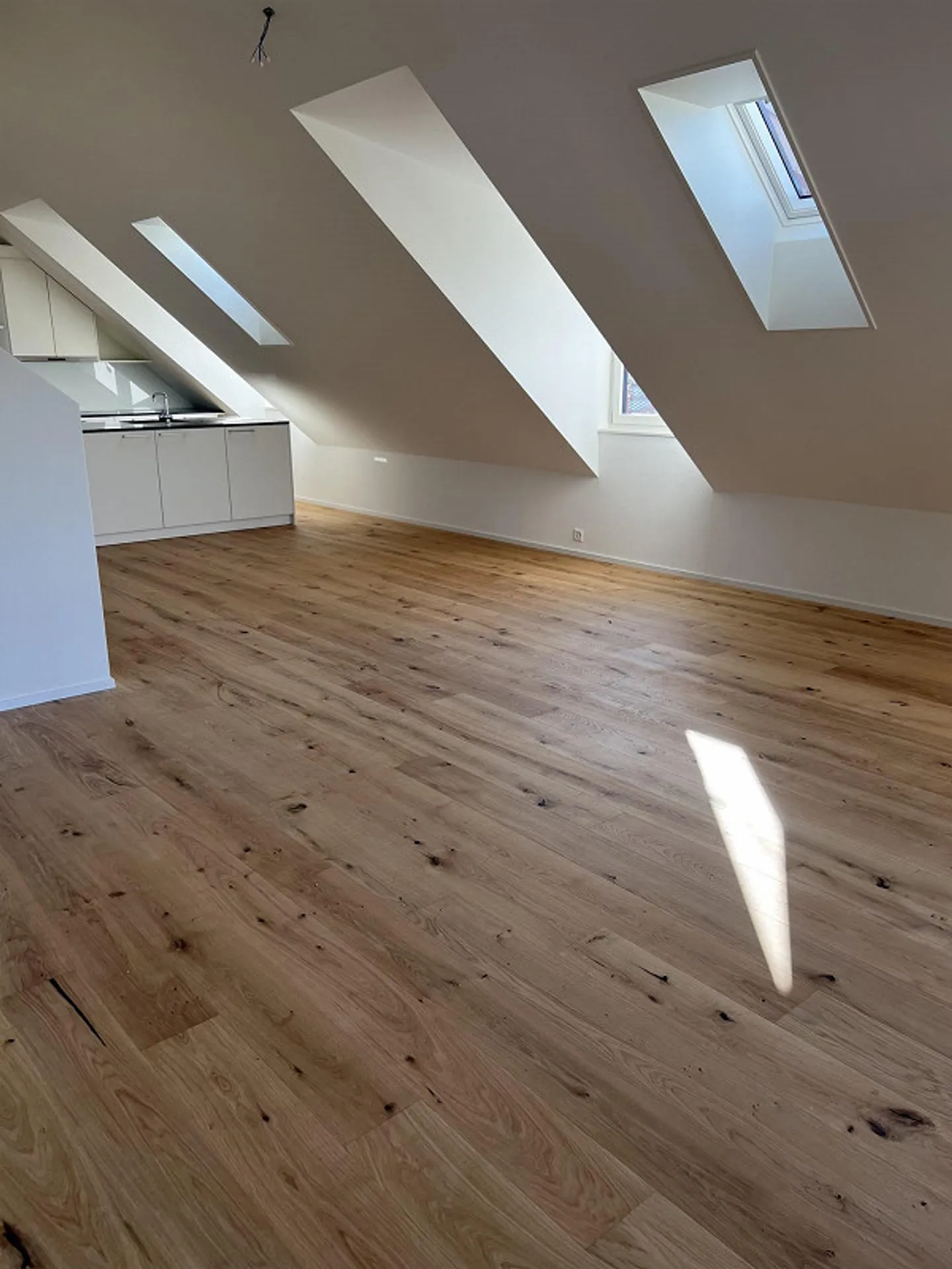 Luxurious 5.5-room apartment in an excellent location in Nänikon - Photo 8 of 13