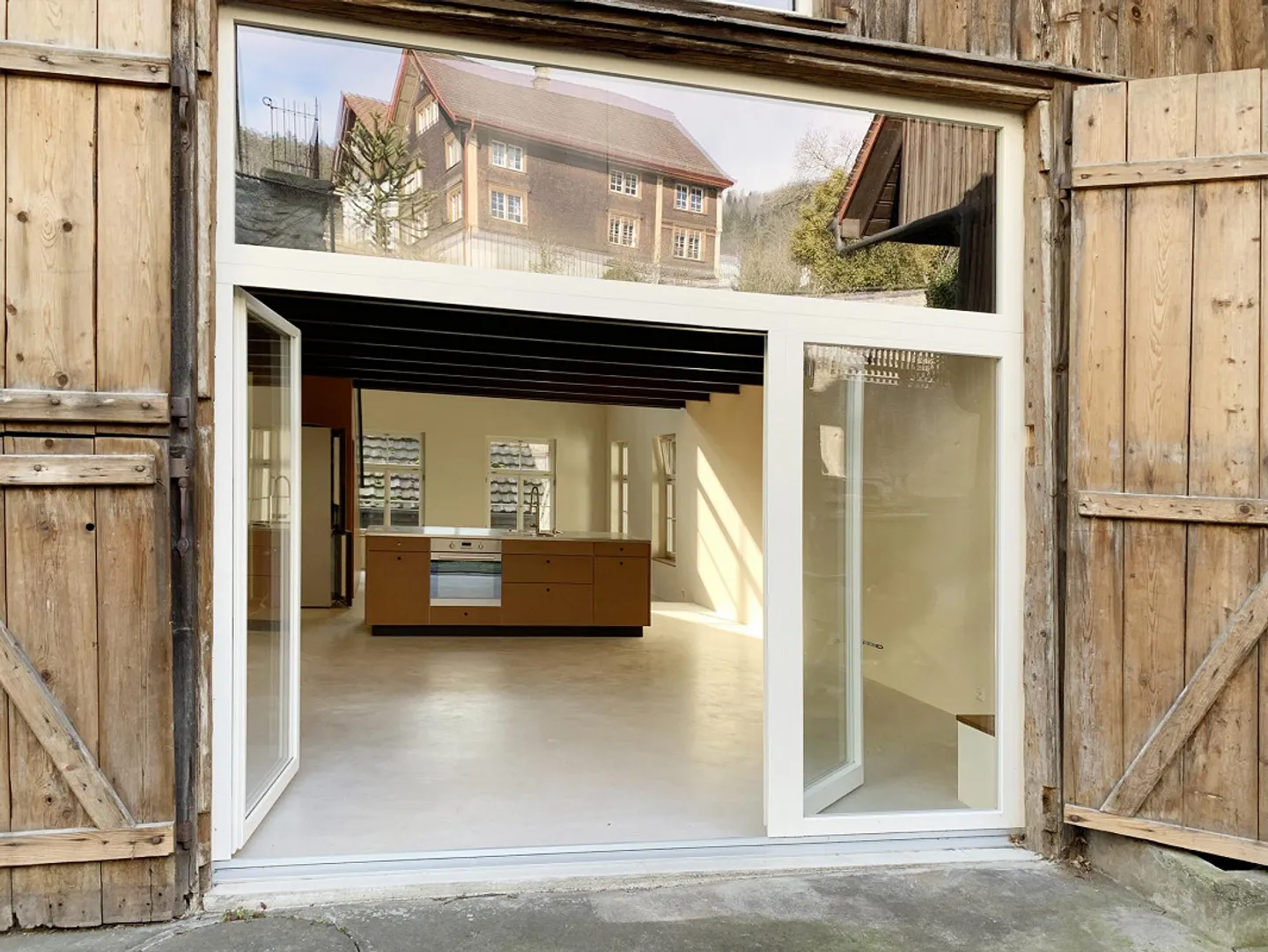 Appartement en loft de 2 étages avec une hauteur de 8m - Photo 1 sur 14