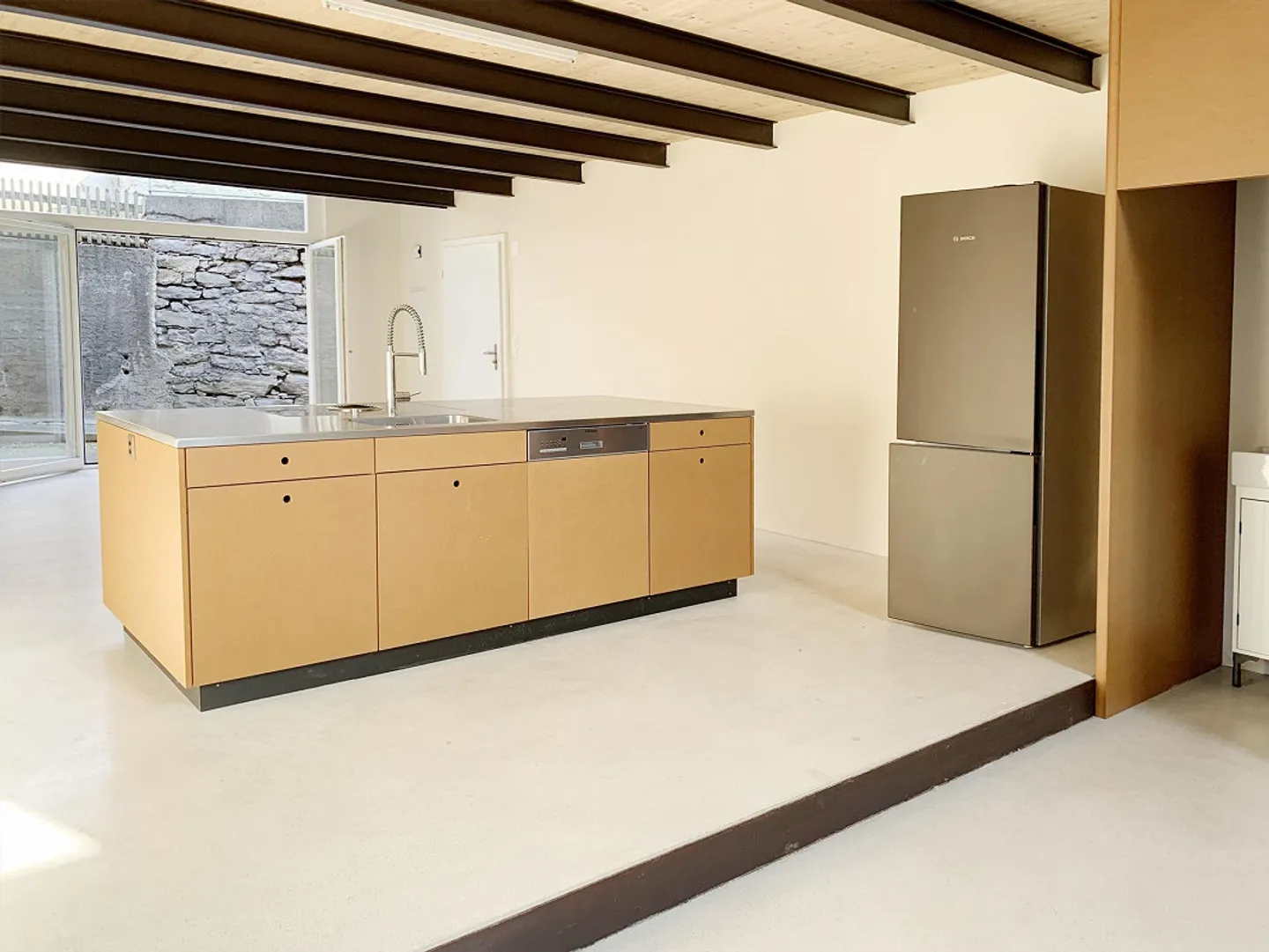 Appartement en loft de 2 étages avec une hauteur de 8m - Photo 2 sur 14