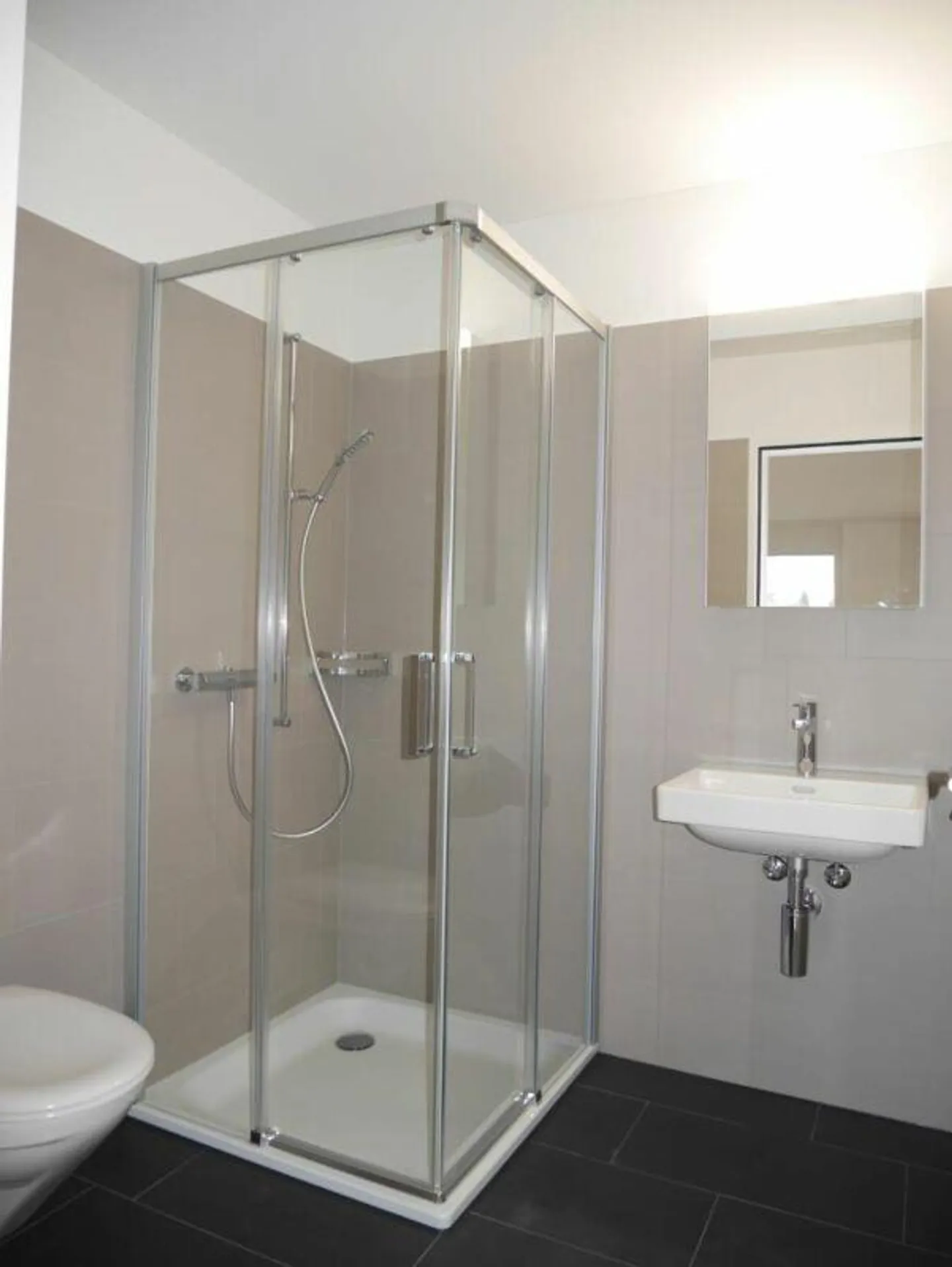 Modern 3.5-room apartment for a couple or single - Photo 7 of 9