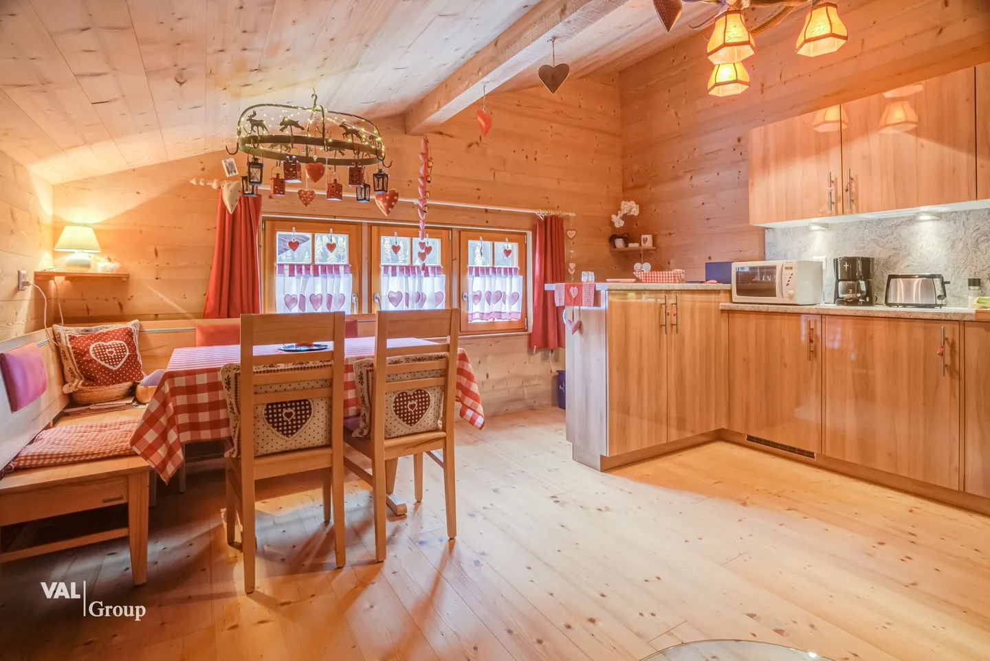 Incantevole appartamento in stile rustico moderno - Foto 3 di 11