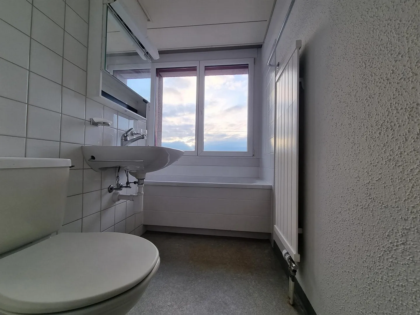 Zentral wohnen mit vielen Vorteilen - Foto 7 von 8