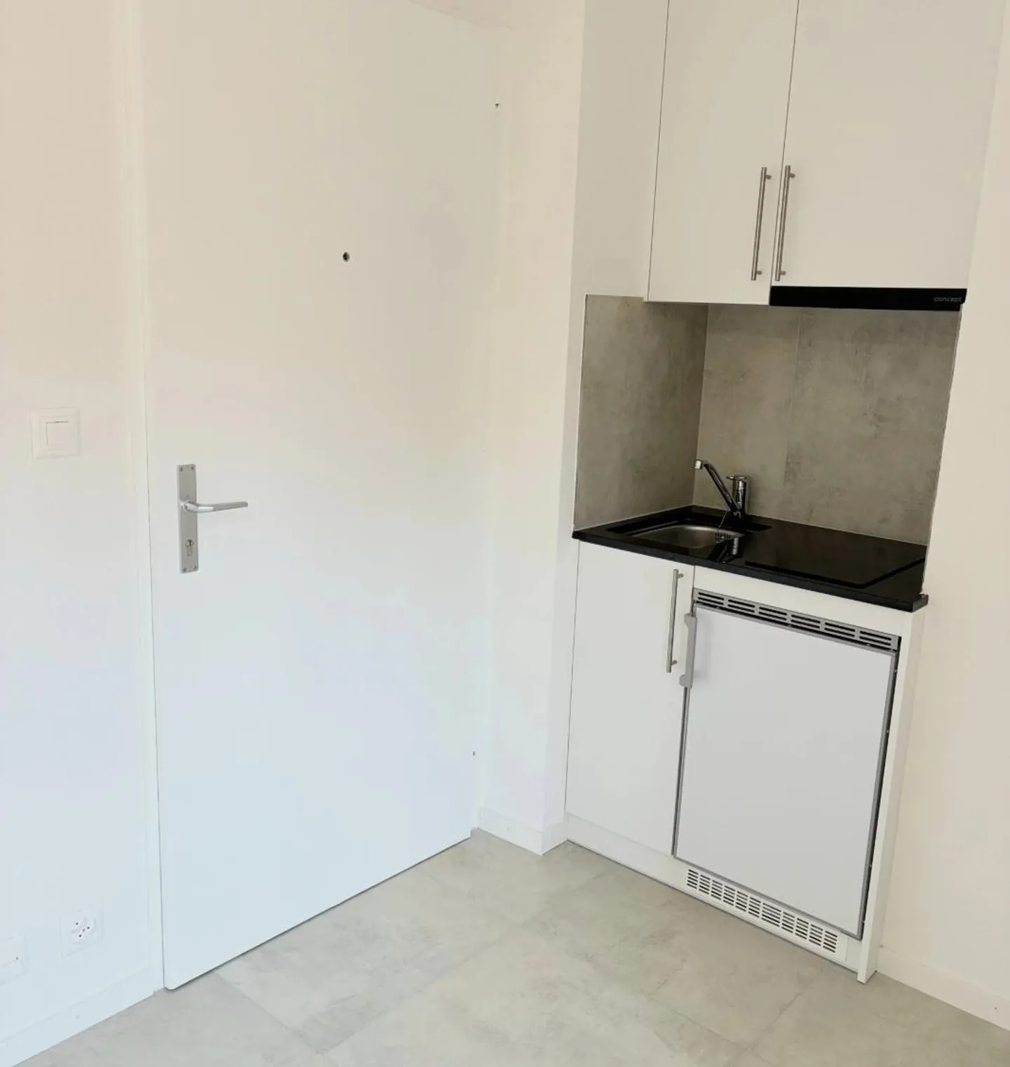 Bel appartement d'une pièce, à quelques pas de toutes les commodités. - Photo 2 sur 4
