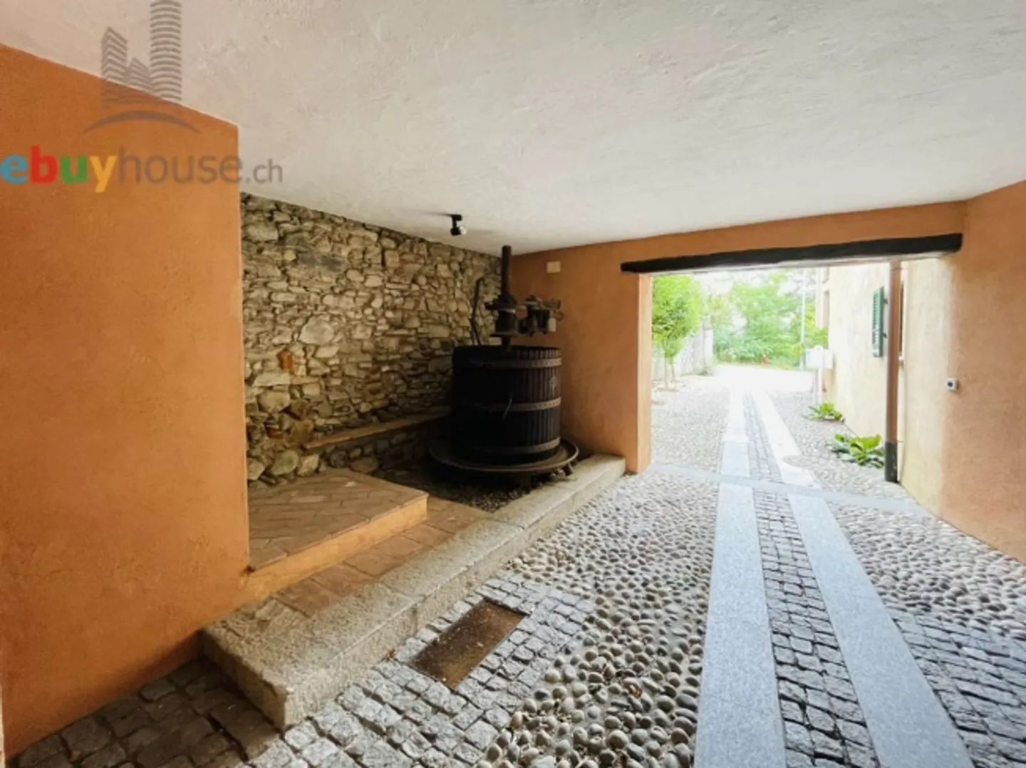 CHARM AND RELAXATION IN AN OLD FARMHOUSE - Photo 3 of 9