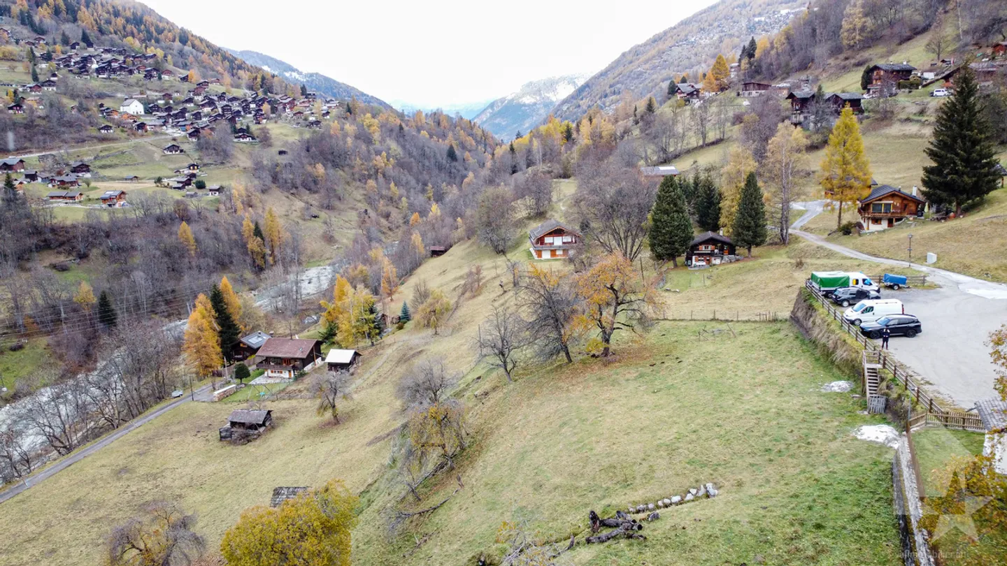Splendide parcelle constructible avec vues sur les montagnes - Photo 6 sur 9