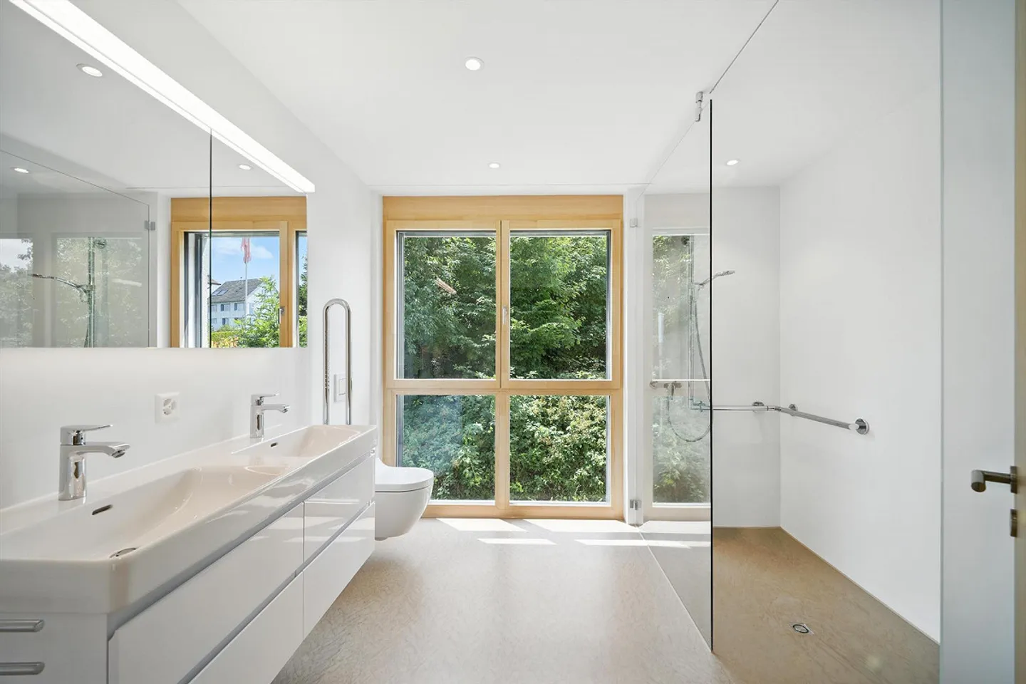 Quality of Living at Its Best - Living with Lake View and Style, Salenstein - Photo 10 of 14