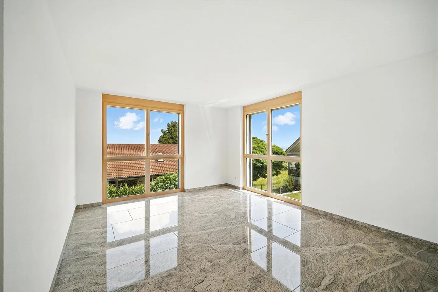 Quality of Living at Its Best - Living with Lake View and Style, Salenstein - Photo 8 of 14