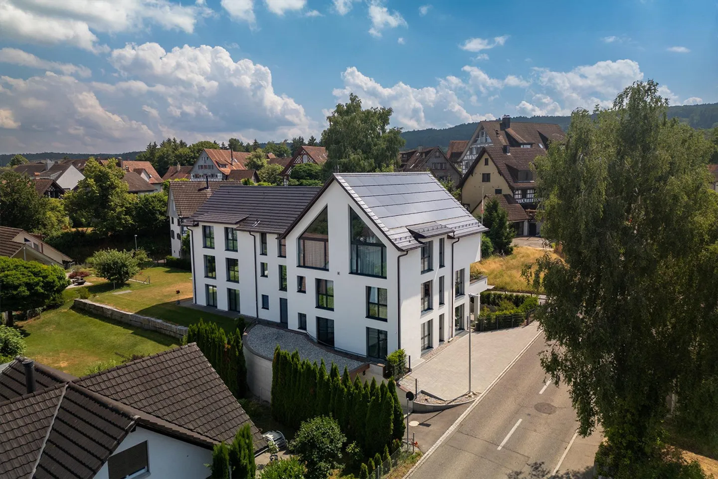 Quality of Living at Its Best - Living with Lake View and Style, Salenstein - Photo 13 of 14