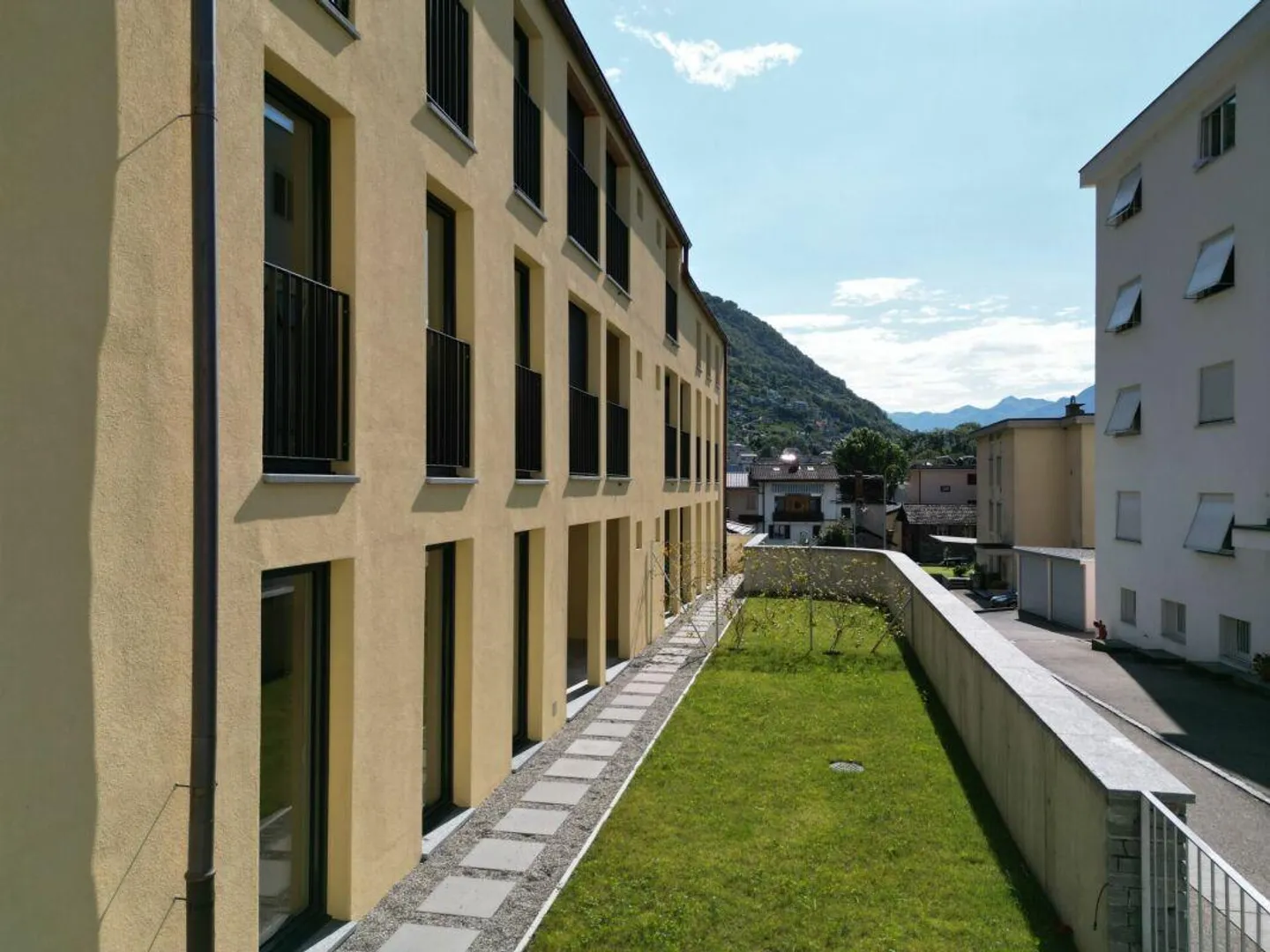 Appartamento moderno di 3,5 locali con giardino a Gordola - Foto 12 di 13