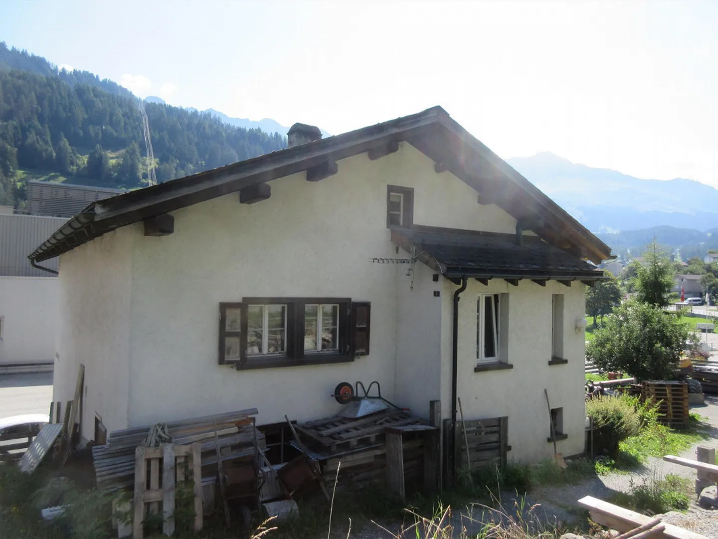 grosses Einfamilienhaus mit Garten & Nebengebäude - Foto 6 von 9