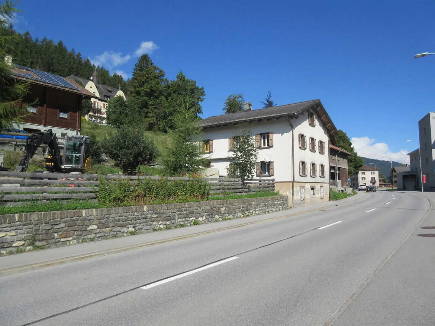 grosses Einfamilienhaus mit Garten & Nebengebäude - Foto 8 von 9