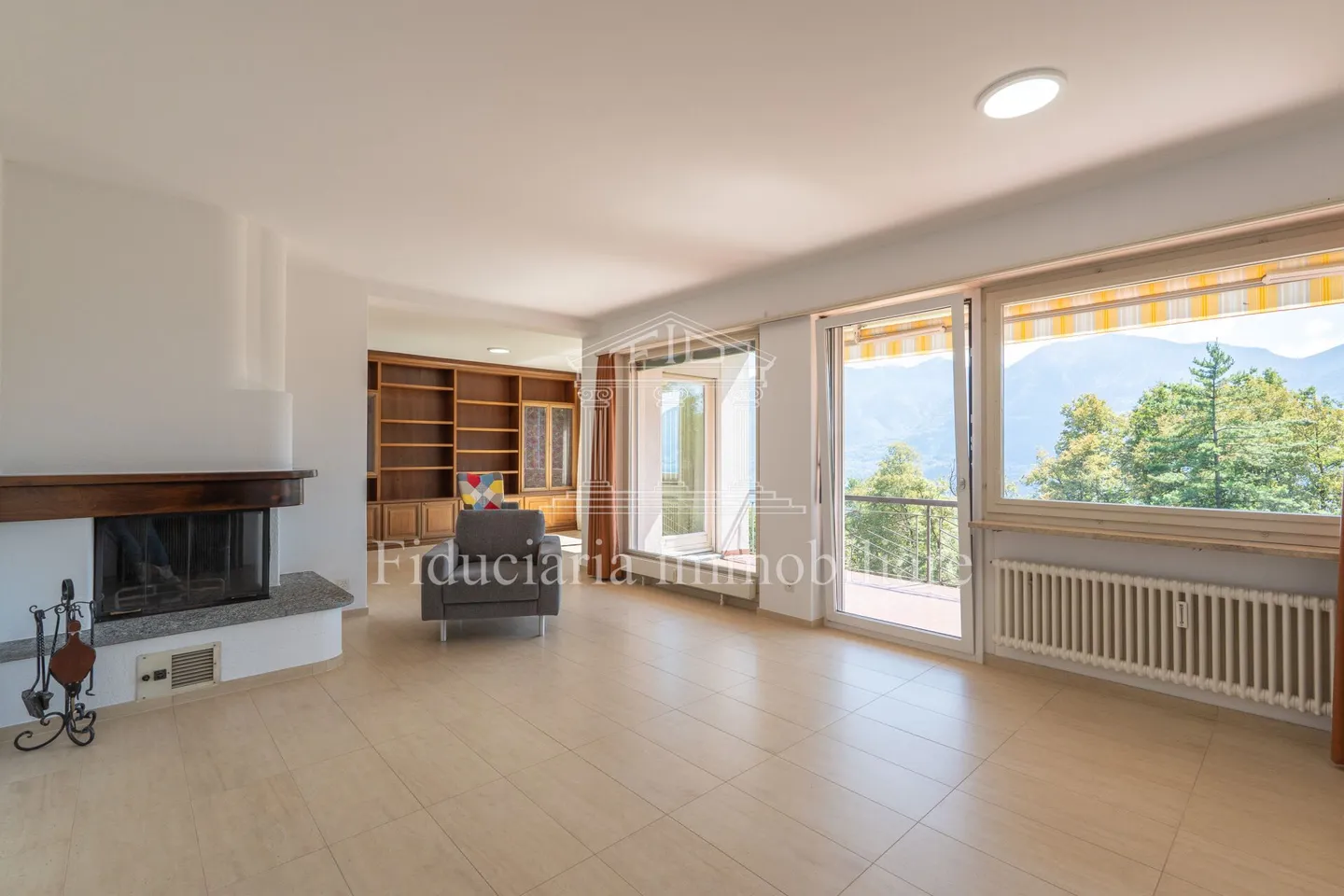 LOCARNO MONTI - Casa plurifamiliare con vista lago e giardino - Foto 5 di 12