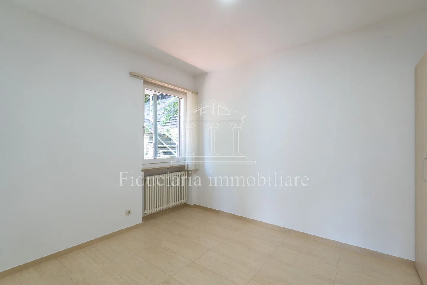 LOCARNO MONTI - Casa plurifamiliare con vista lago e giardino - Foto 9 di 12