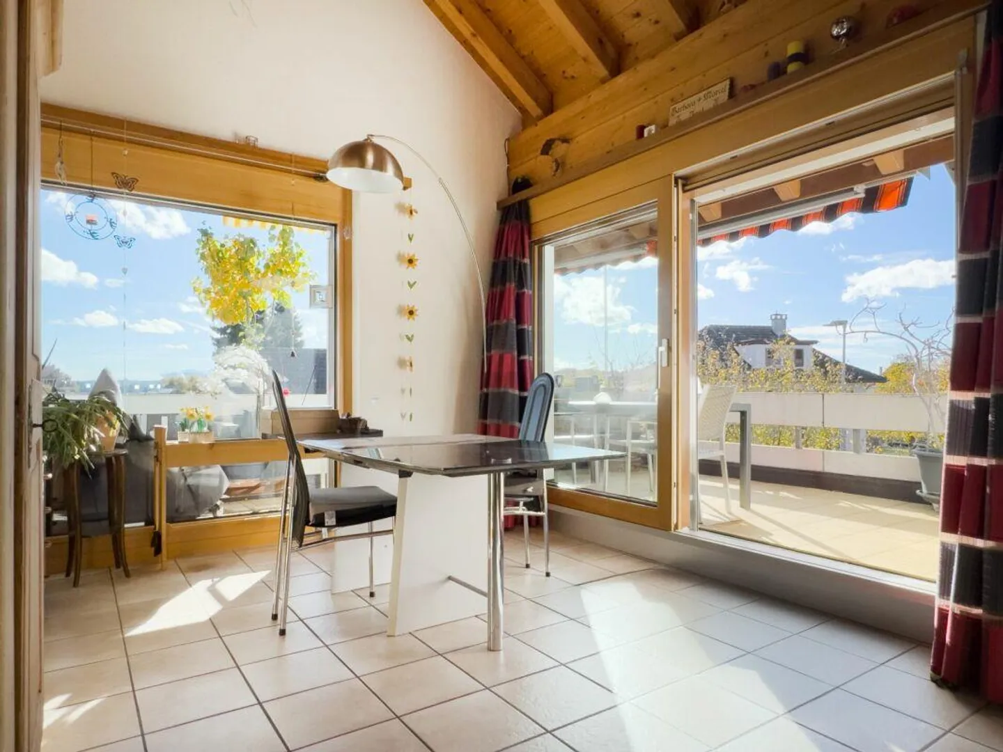 Grosszügige Galeriewohnung mit Balkon - Foto 2 von 23